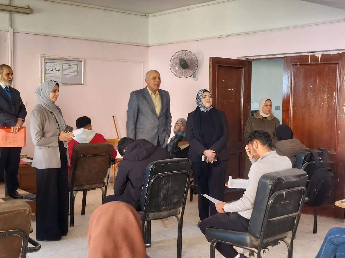 متابعة سير امتحانات الفصل الدراسي الأول للعام الجامعي ٢٠٢٥-٢٠٢٦